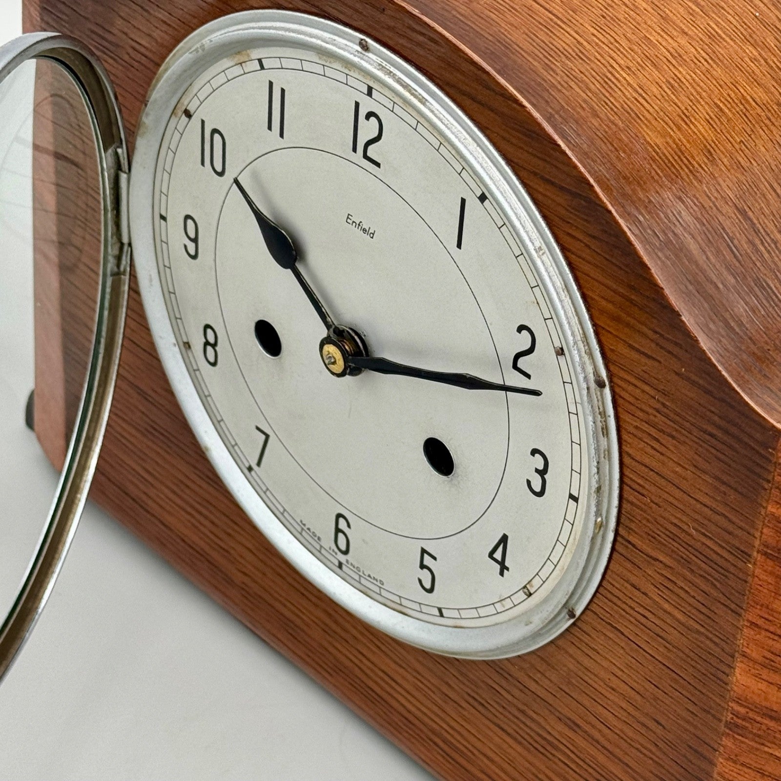 Smiths Enfield 8 Day Striking Mantel Clock Oak Case Made in England With Key