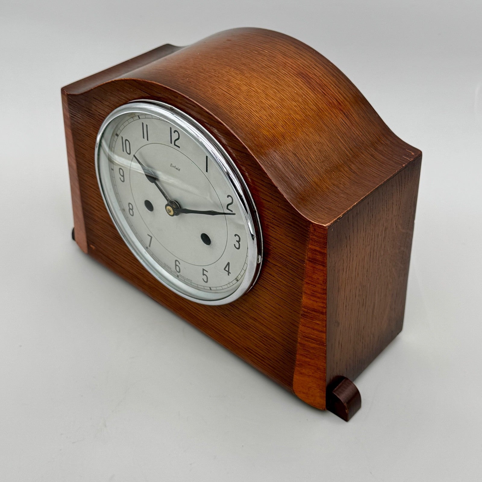 Smiths Enfield 8 Day Striking Mantel Clock Oak Case Made in England With Key