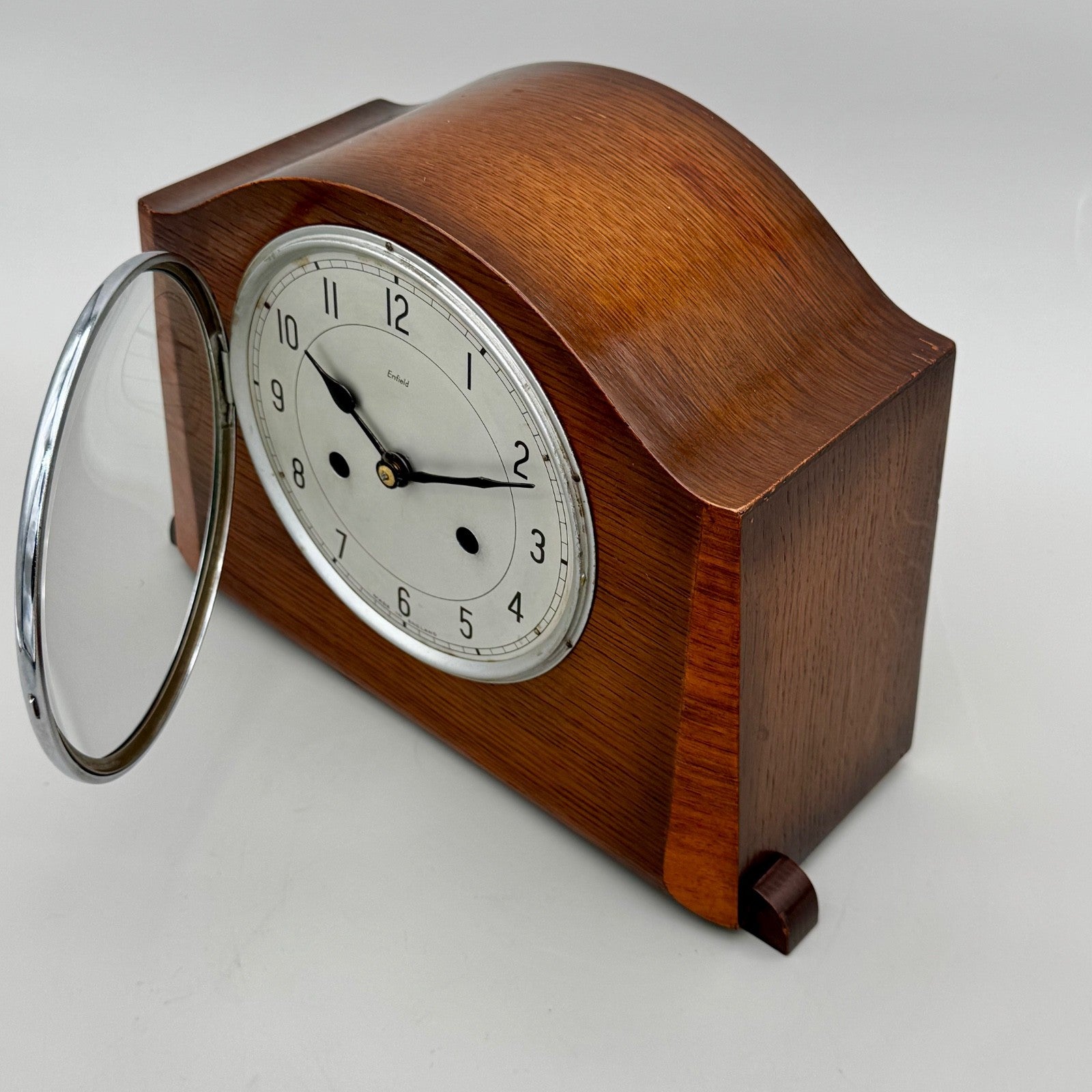 Smiths Enfield 8 Day Striking Mantel Clock Oak Case Made in England With Key